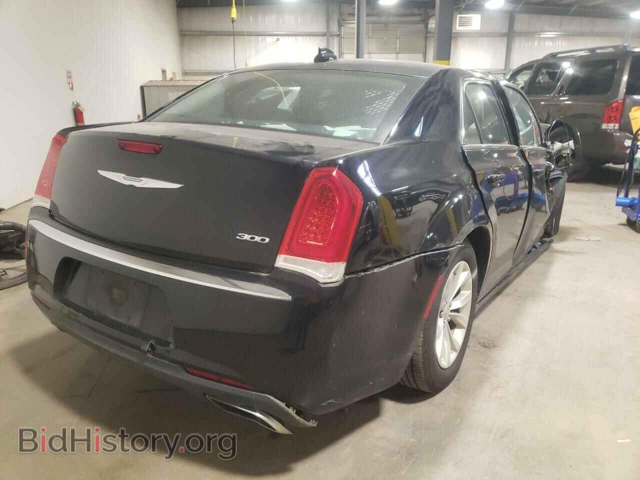 2016 CHRYSLER 300 - VIN: 2C3CCAAG5GH268610 - Фото 4