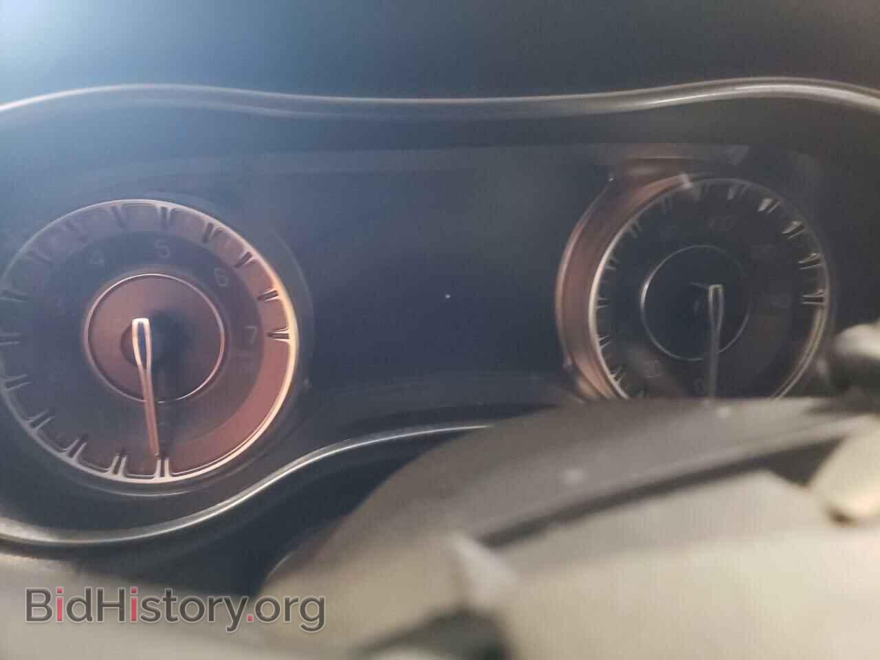 2016 CHRYSLER 300 - VIN: 2C3CCAAG5GH268610 - Фото 8