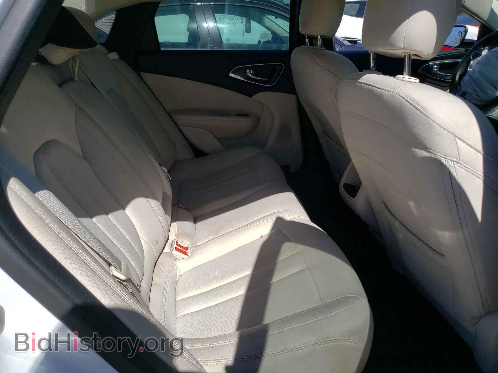 2015 CHRYSLER 200 - VIN: 1C3CCCAB6FN640266 - Фото 6