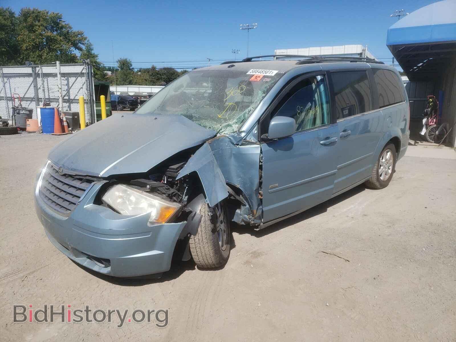 2008 CHRYSLER MINIVAN - VIN: 2A8HR54P18R701329 - Photo 2