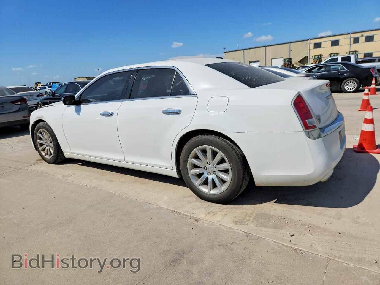 2012 CHRYSLER 300 - VIN: 2C3CCACG5CH310832 - Photo 2
