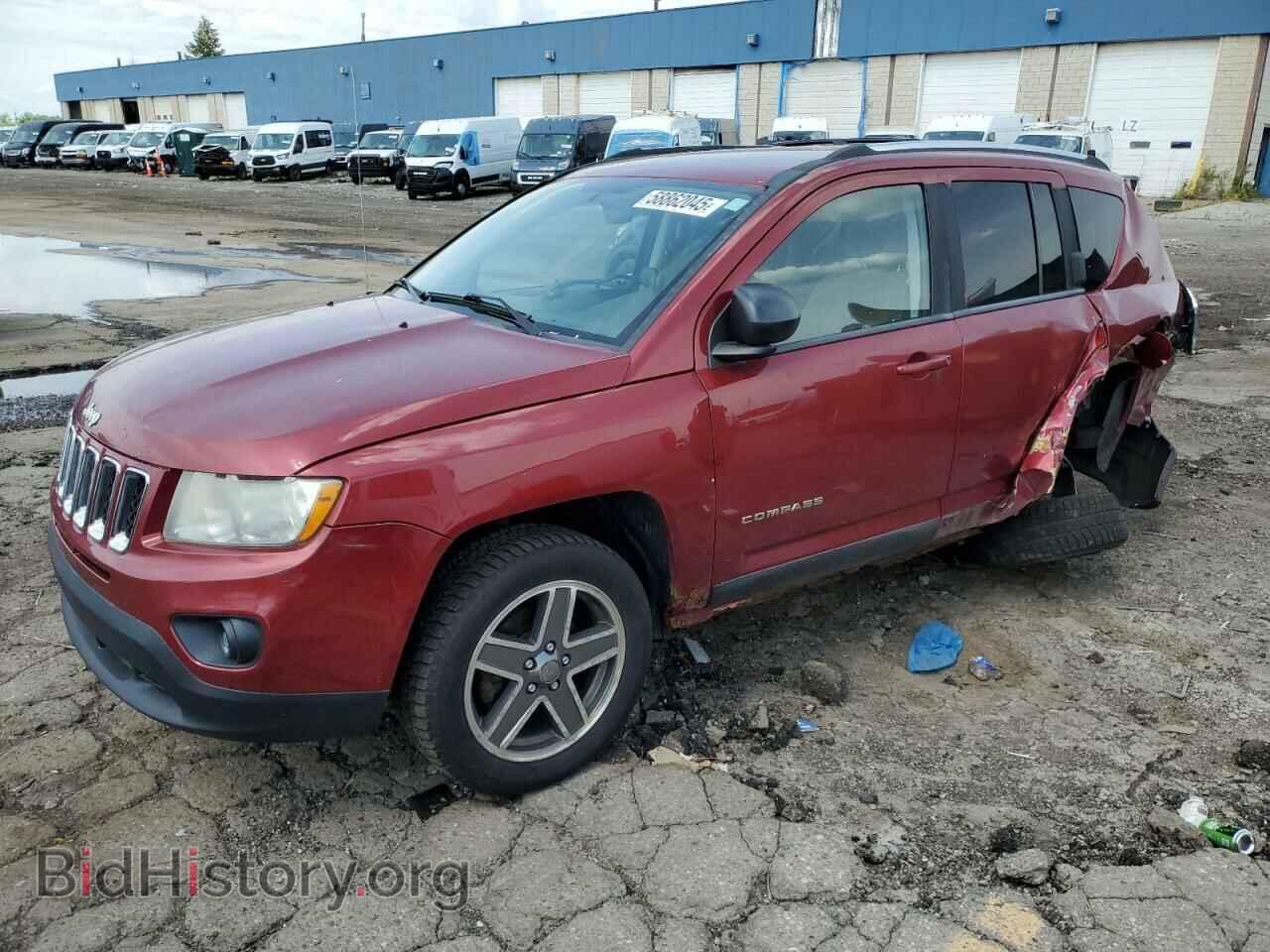 Photo 1J4NF4FB3BD192928 - JEEP COMPASS 2011