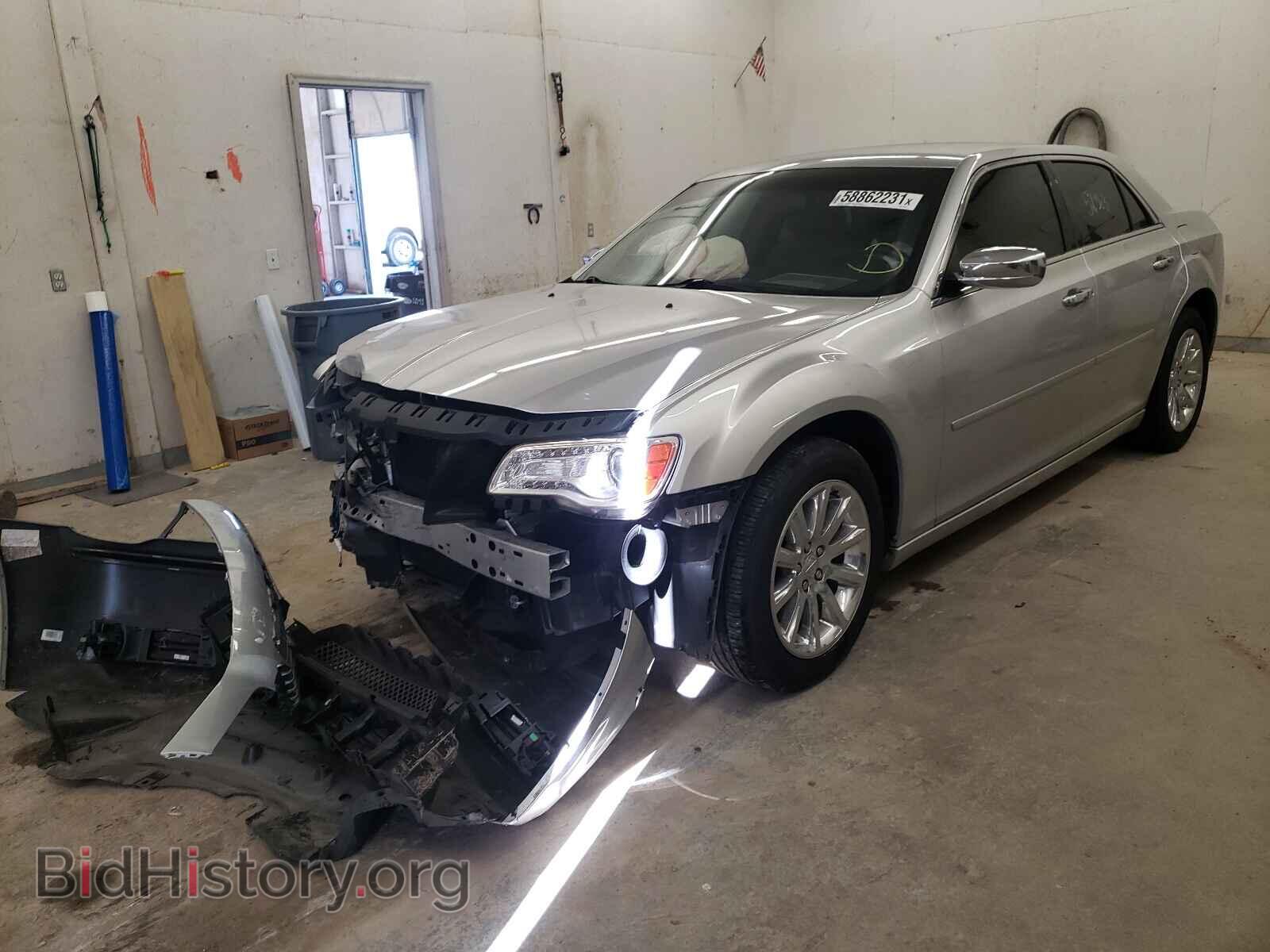 2011 CHRYSLER 300 - VIN: 2C3CA5CG6BH614392 - Фото 2