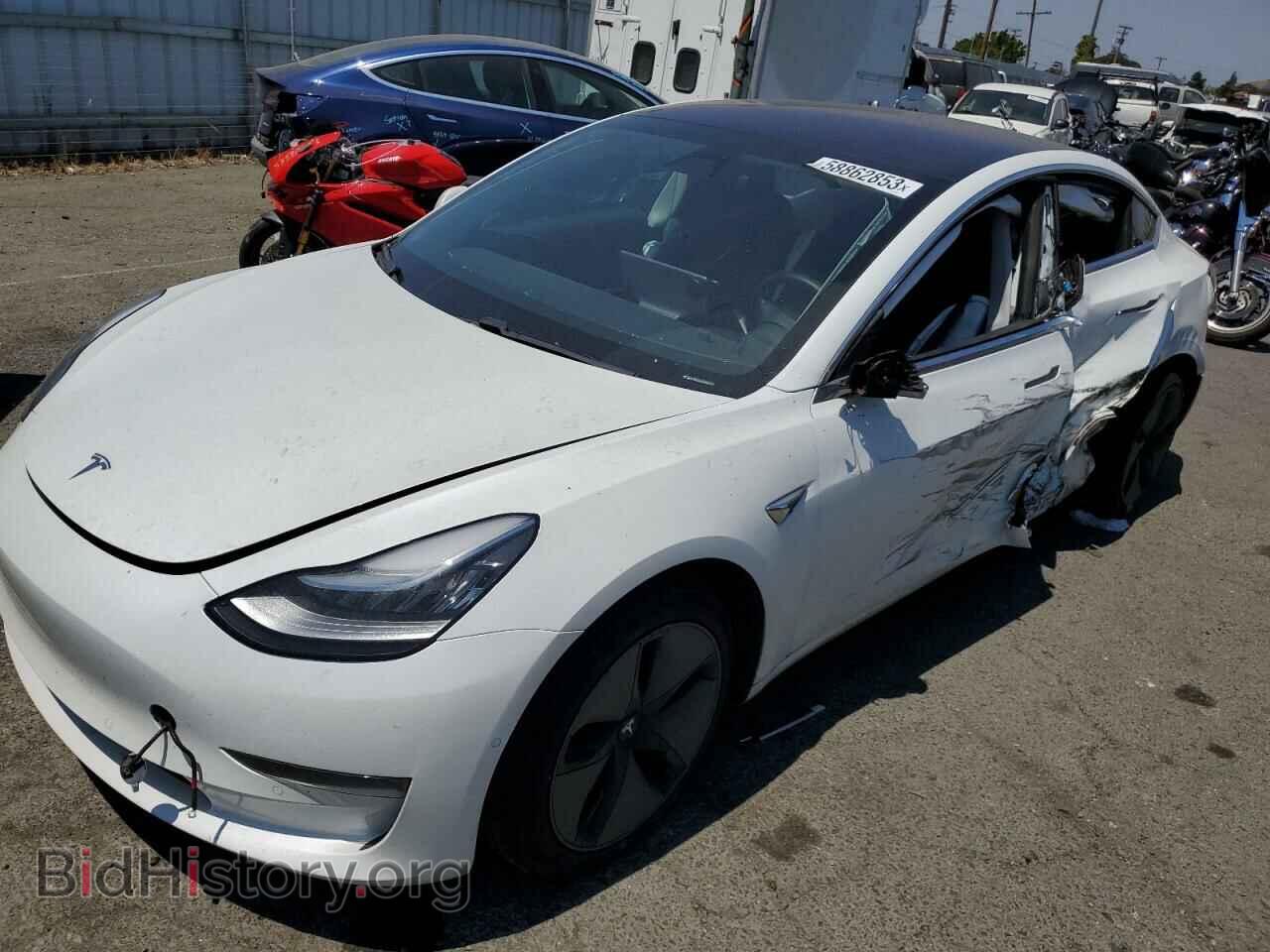 Фотография 5YJ3E1EA3JF042011 - TESLA MODEL 3 2018
