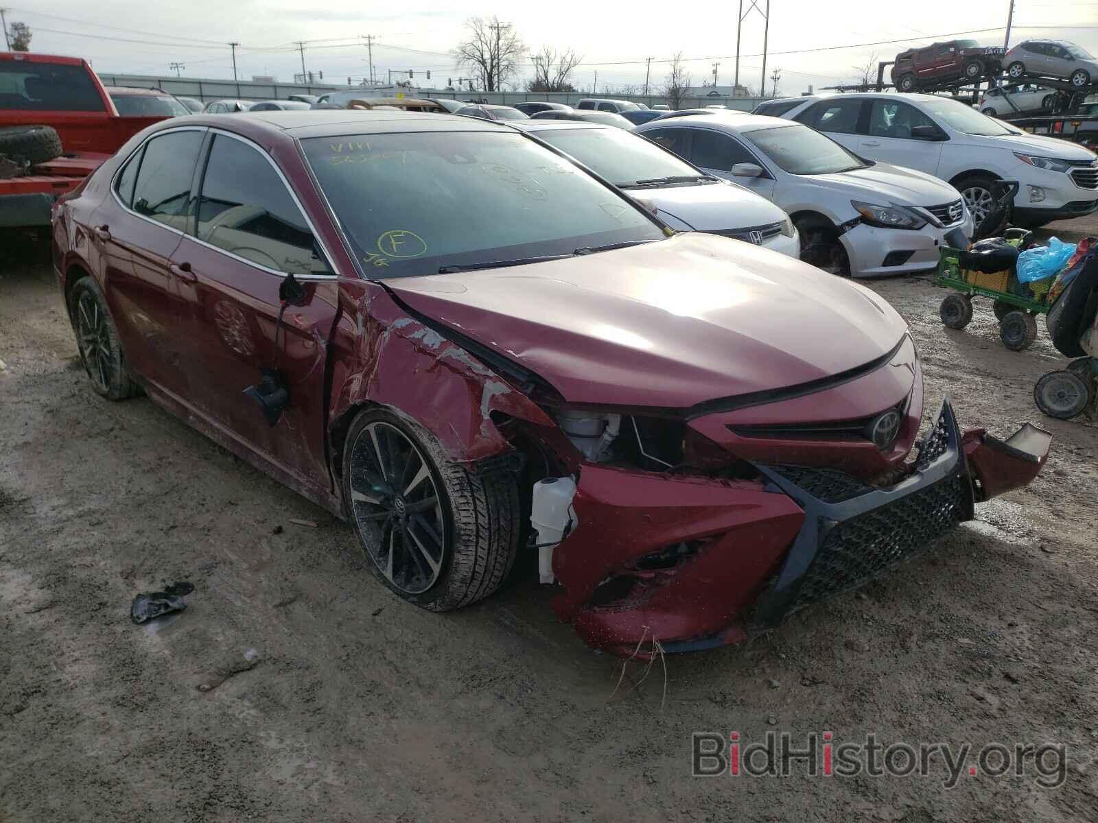 Photo 4T1B61HK6JU563207 - TOYOTA CAMRY 2018