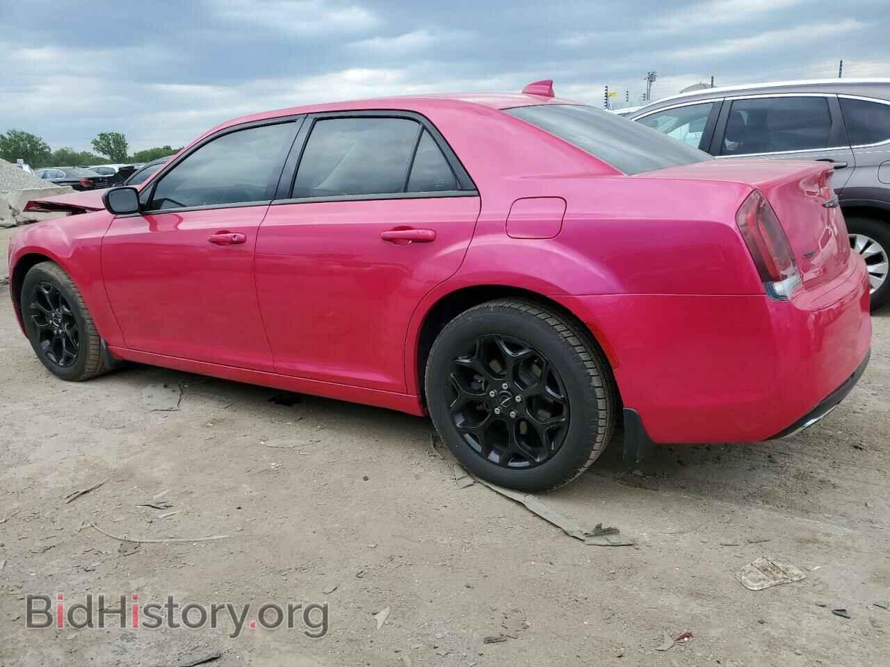 2018 CHRYSLER 300 - VIN: 2C3CCARG2JH286042 - Photo 2