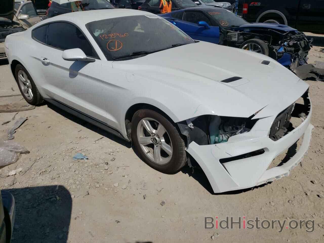 Photo 1FA6P8TH1J5128960 - FORD MUSTANG 2018