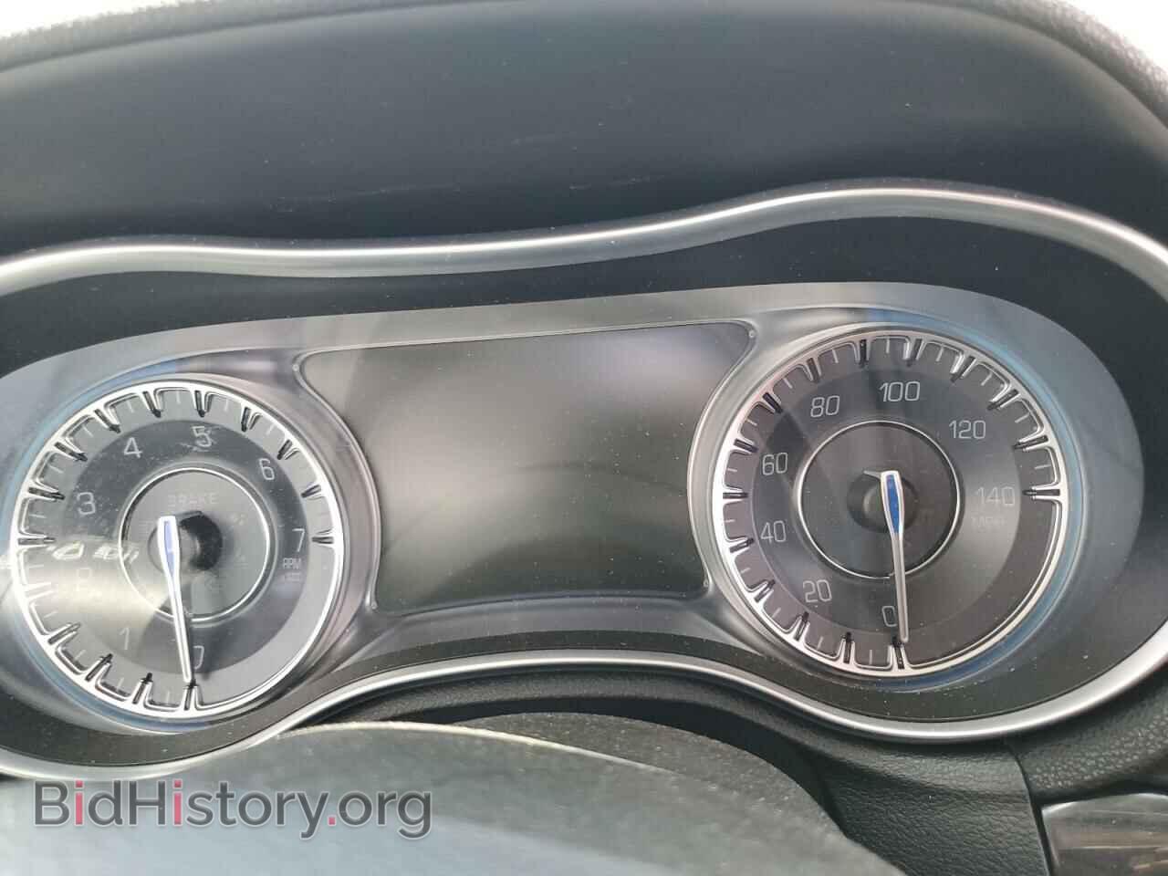 2019 CHRYSLER 300 - VIN: 2C3CCAEG2KH585747 - Фото 9