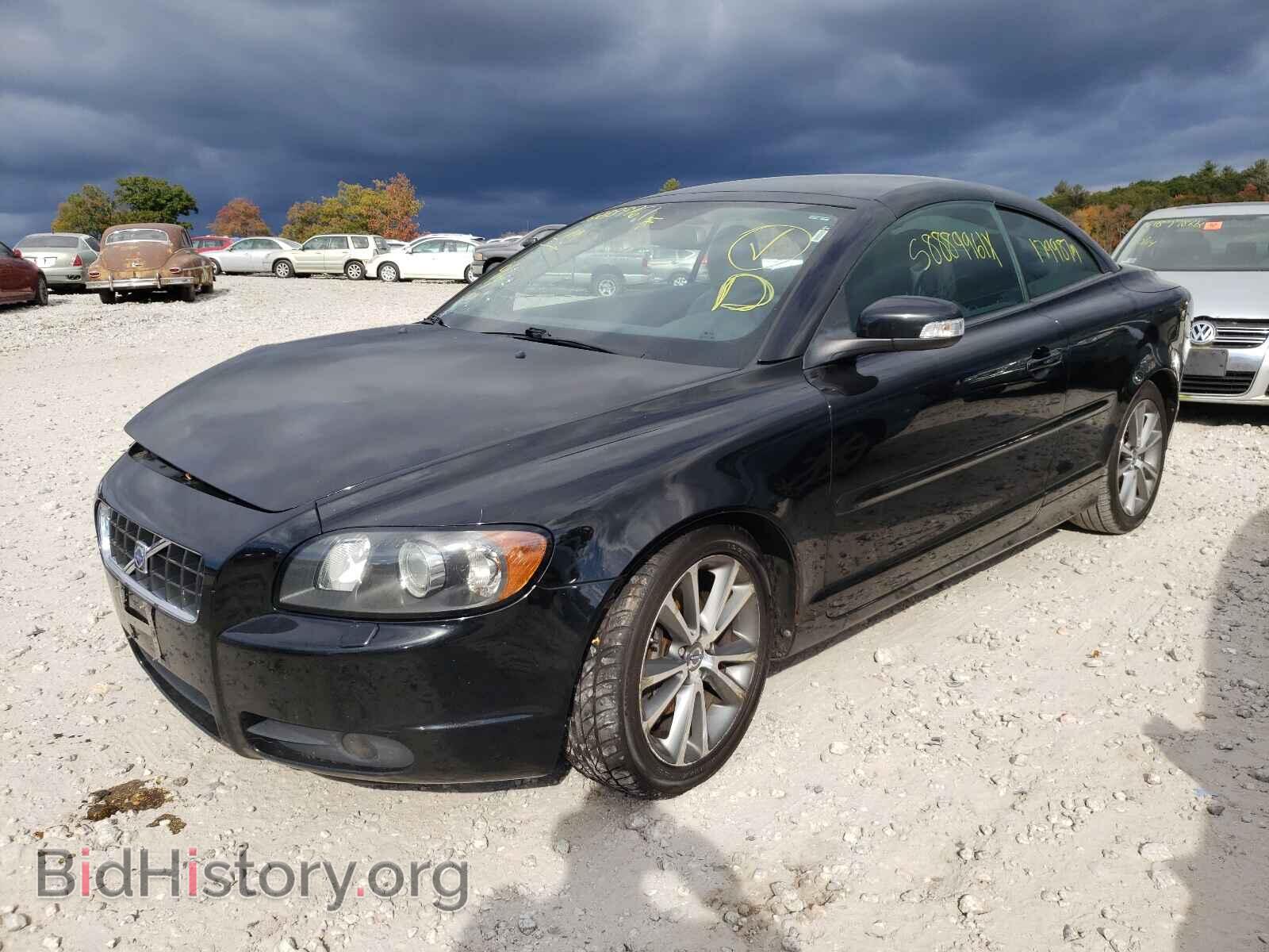 2010 VOLVO C70 - VIN: YV1672MC2AJ093082 - Фото 2