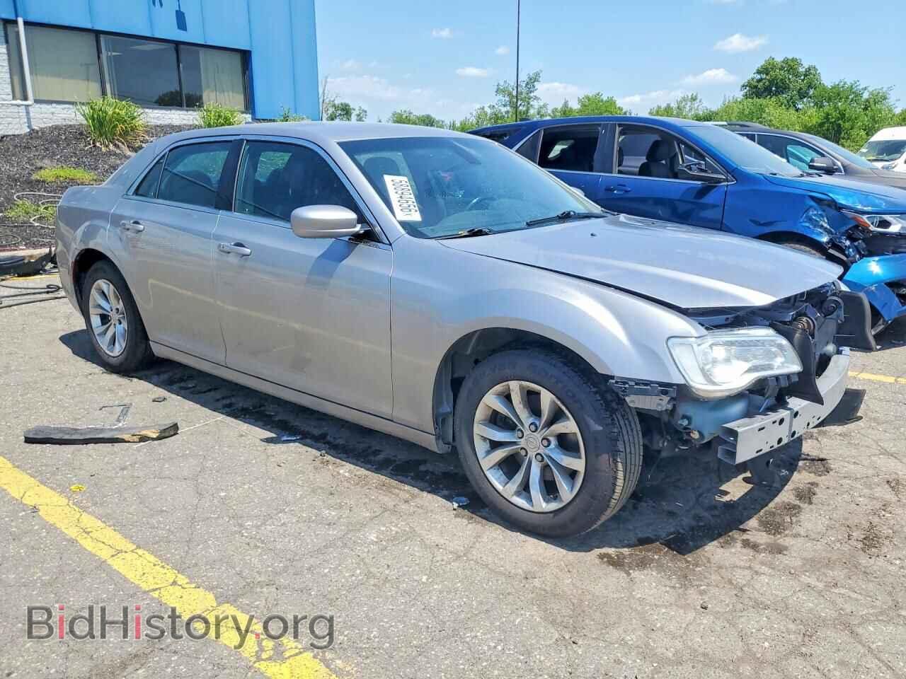 2016 CHRYSLER 300 - VIN: 2C3CCAAG2GH206890 - Photo 4