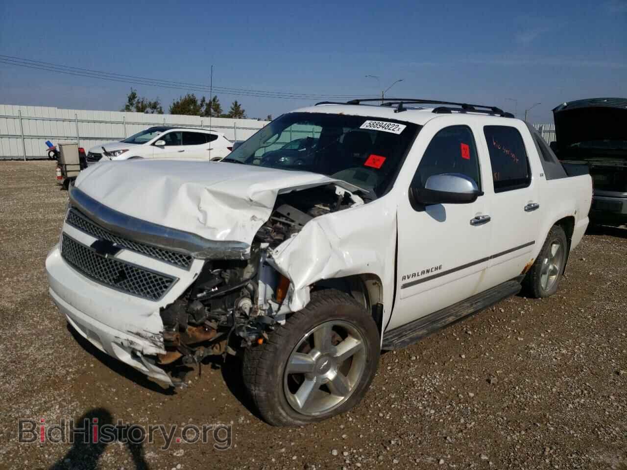 2011 CHEVROLET AVALANCHE - VIN: 3GNTKGE36BG395911 - Фото 2