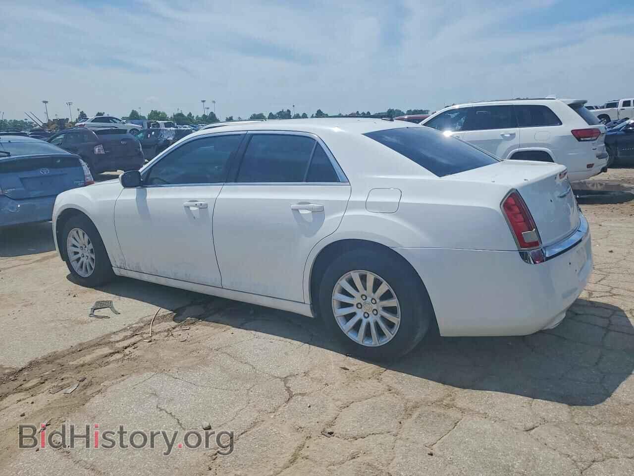 2013 CHRYSLER 300 - VIN: 2C3CCAAG7DH728426 - Фото 2