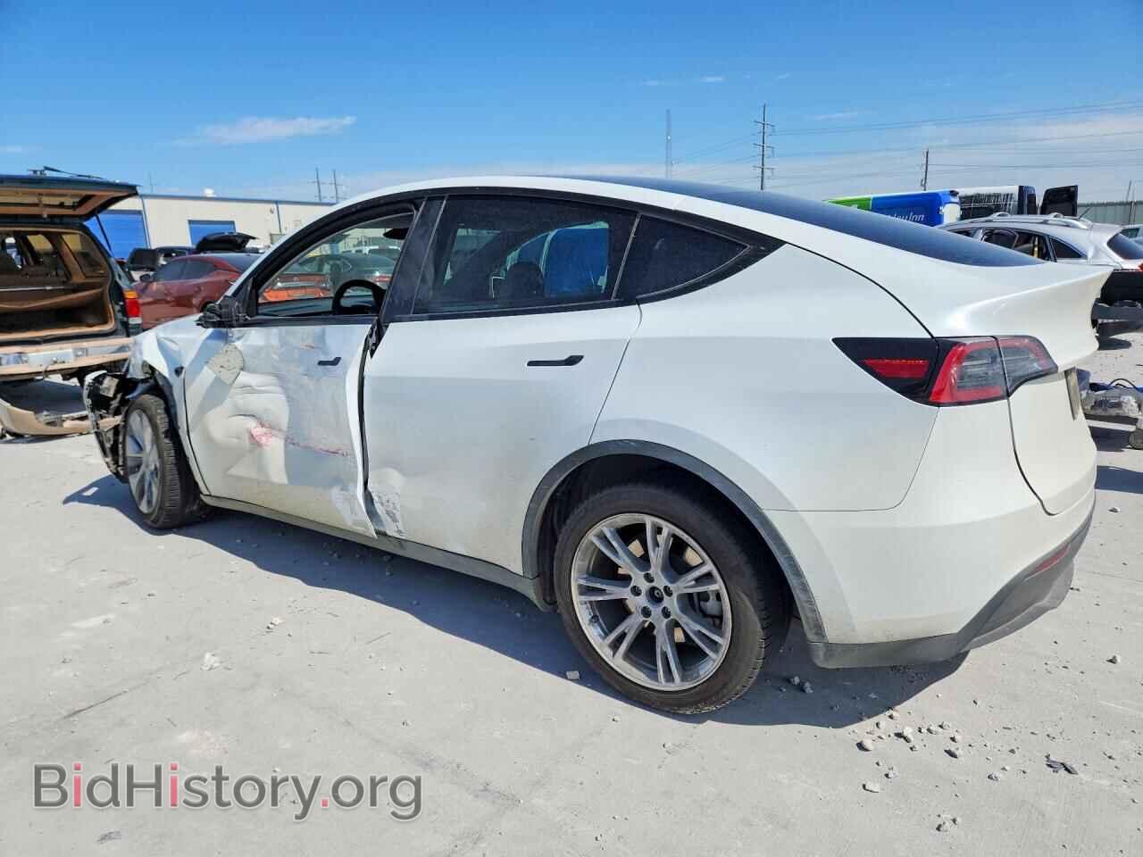 2024 TESLA MODEL Y - VIN: 7SAYGDEE1RA257953 - Photo 2
