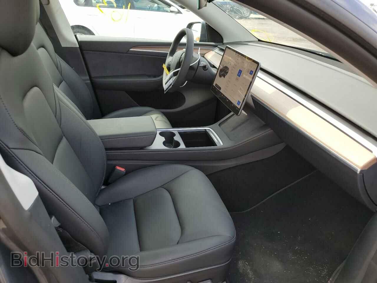 2022 TESLA MODEL Y - VIN: 7SAYGDEE7NF516264 - Фото 5