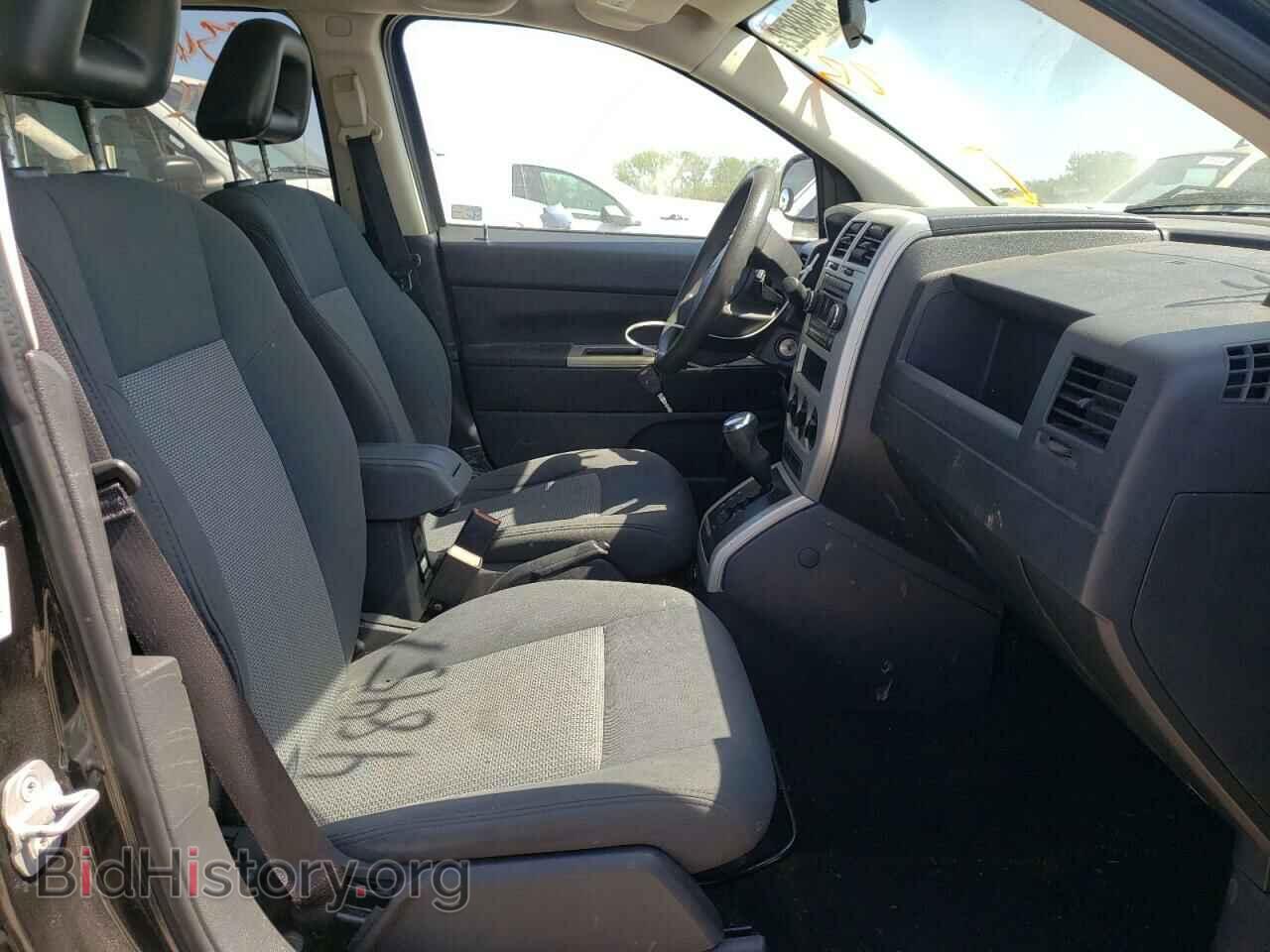 2009 JEEP COMPASS - VIN: 1J8FT47W18D748451 - Фото 5