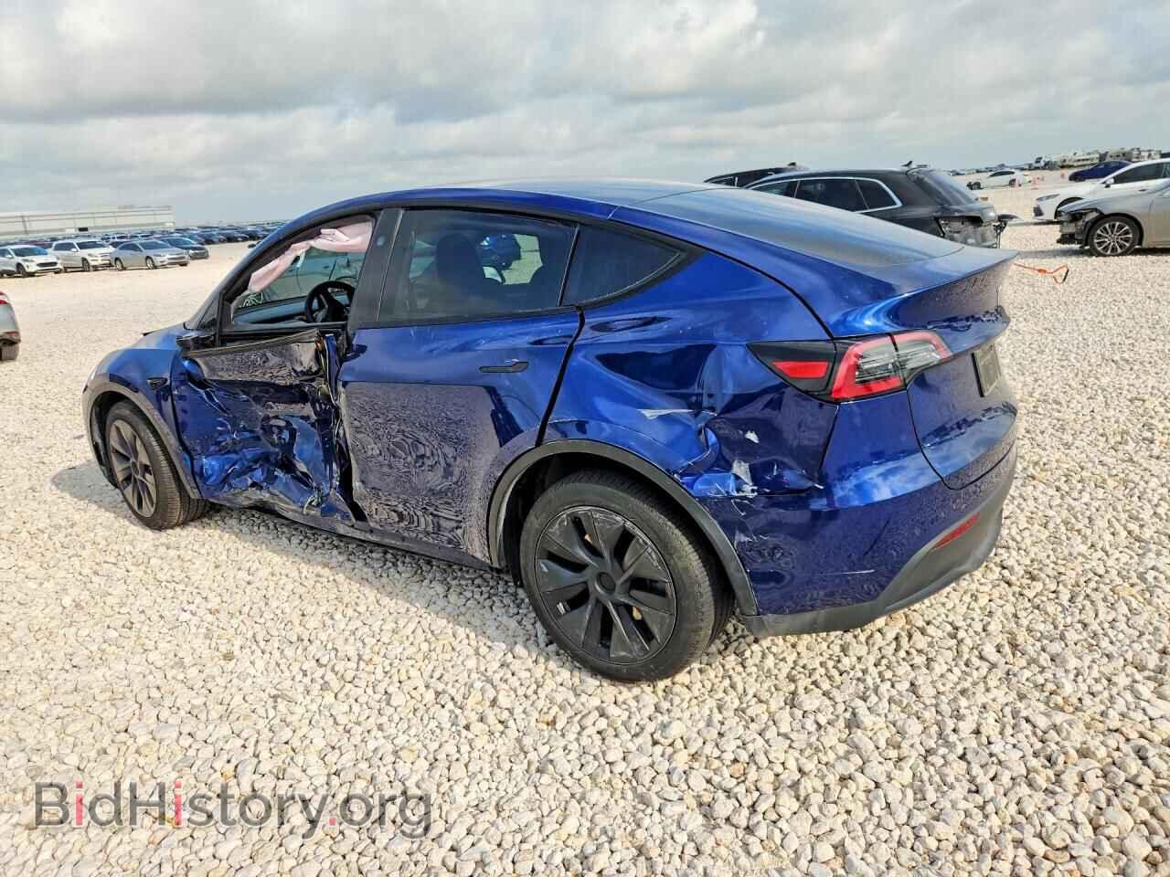 2024 TESLA MODEL Y - VIN: 7SAYGDEE3RA316968 - Photo 2