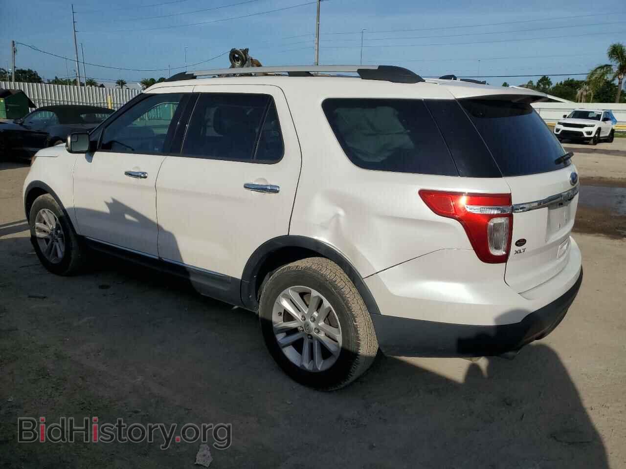 2011 FORD EXPLORER - VIN: 1FMHK7D85BGA50873 - Photo 2