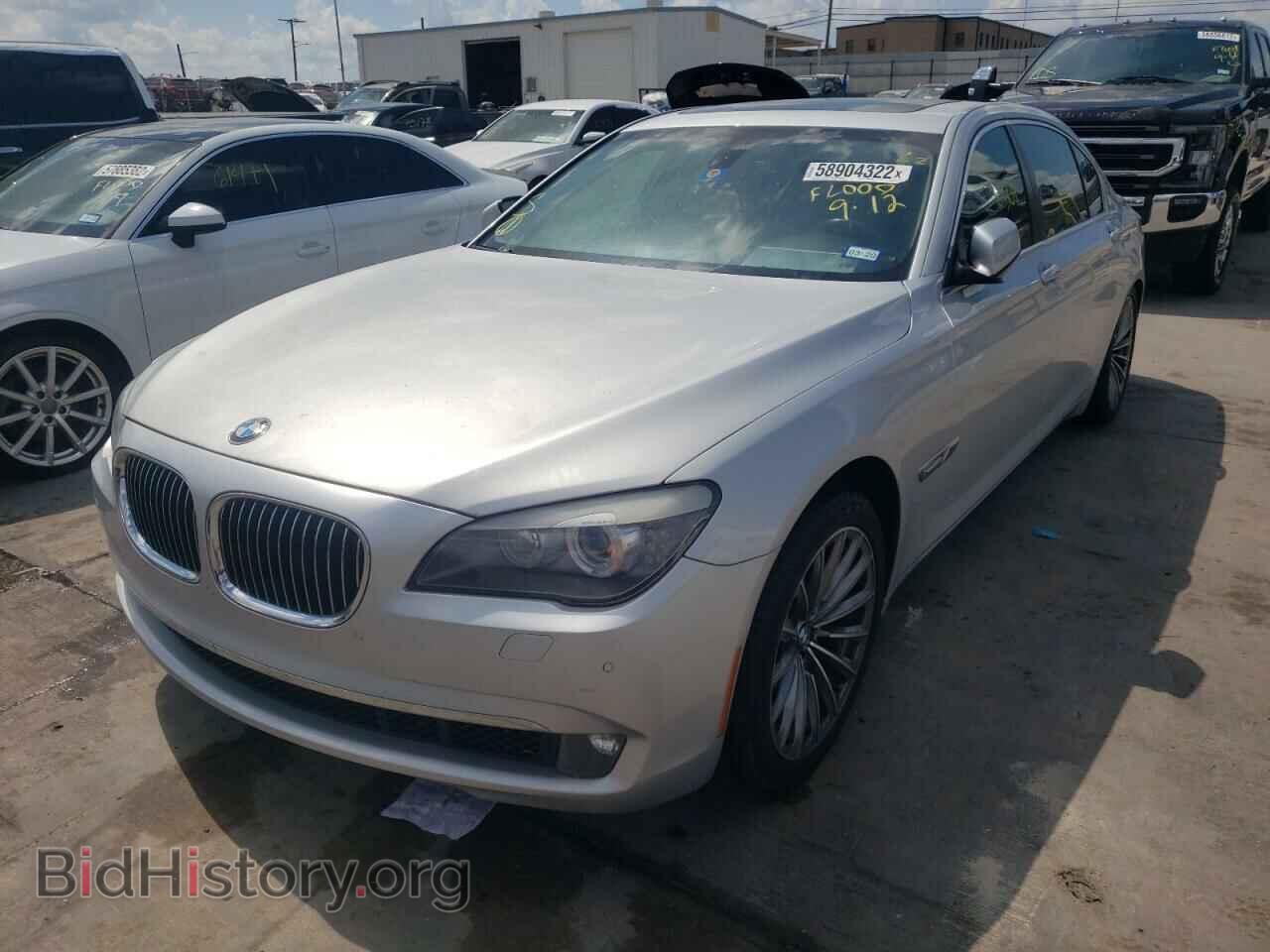 2012 BMW 7 SERIES - VIN: WBAKB4C53CC576523 - Фото 2