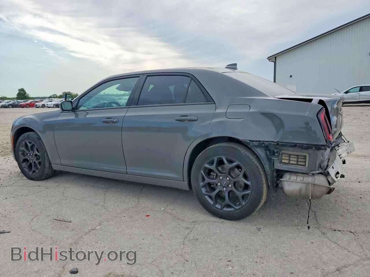 2019 CHRYSLER 300 - VIN: 2C3CCAGG2KH610658 - Фото 2