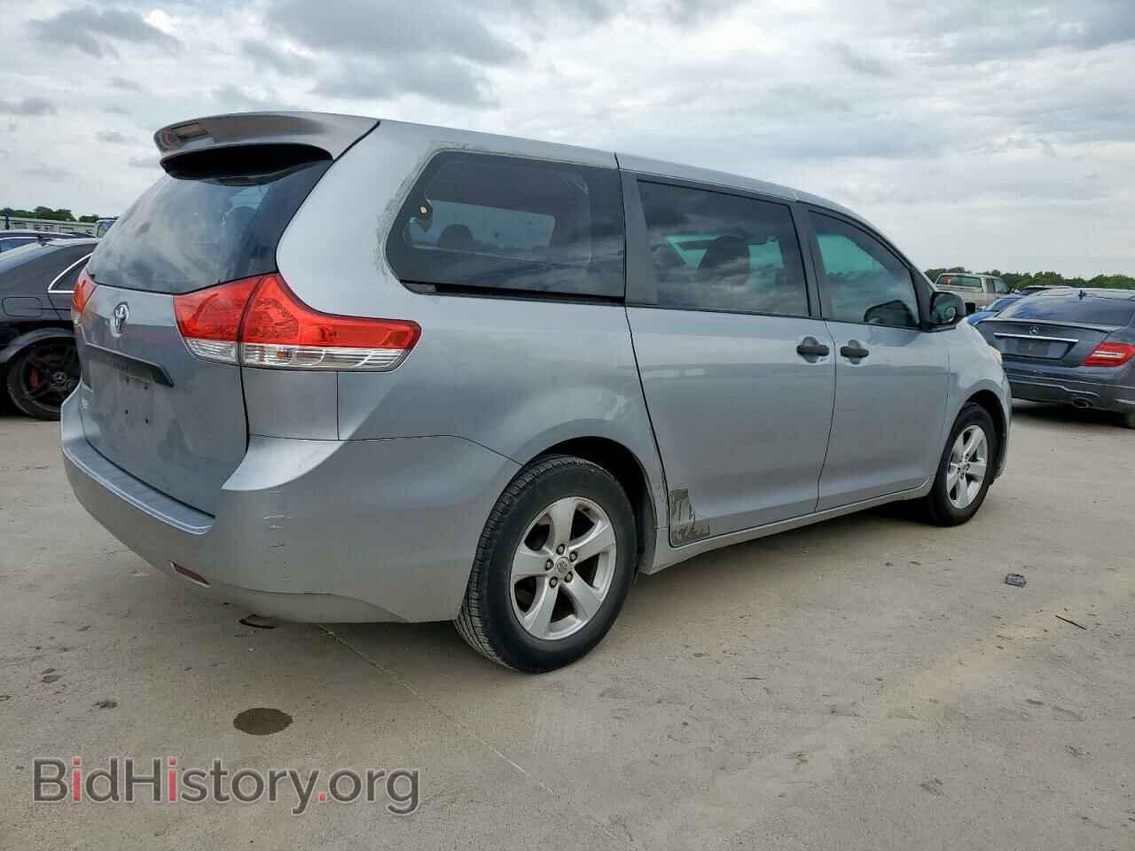 2011 TOYOTA SIENNA - VIN: 5TDKA3DC8BS003708 - Фото 3