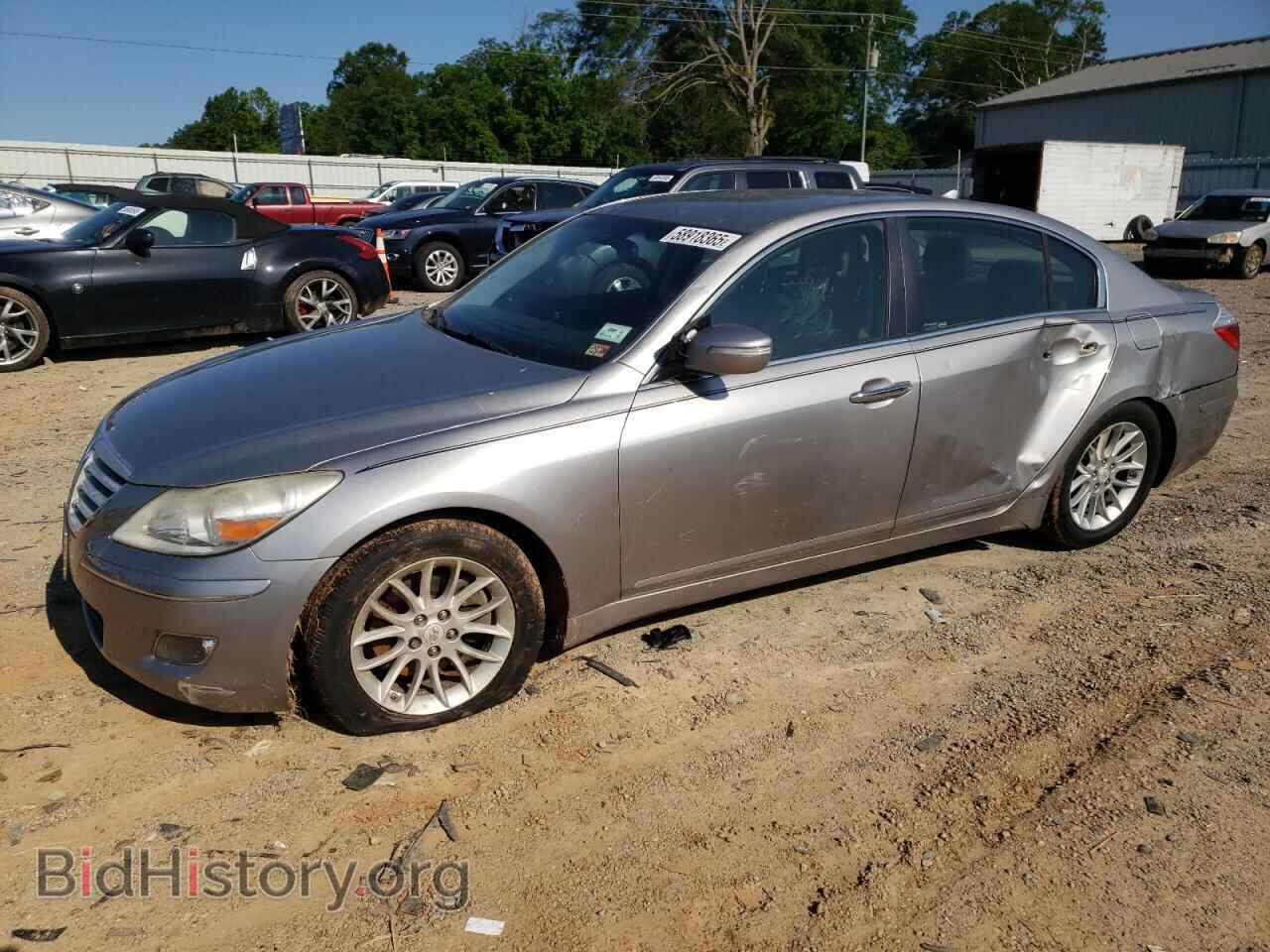 Photo KMHGC4DE9BU113326 - HYUNDAI GENESIS 2011