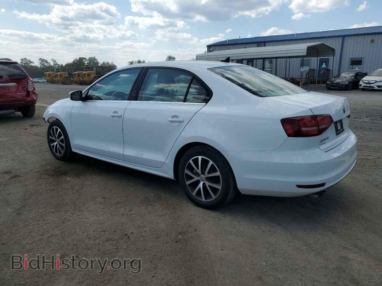 2017 VOLKSWAGEN JETTA - VIN: 3VWDB7AJ5HM245331 - Фото 2