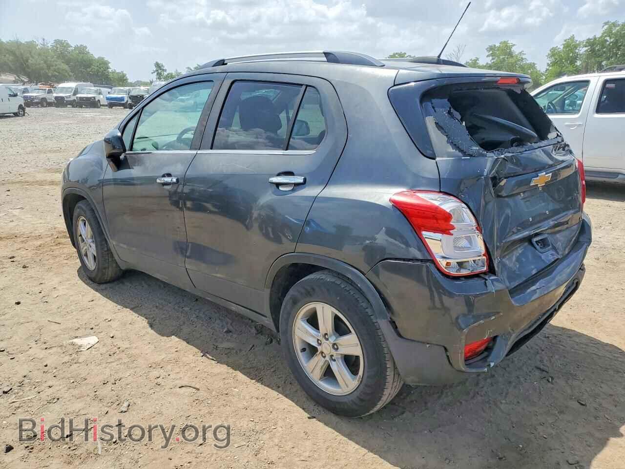 2017 CHEVROLET TRAX - VIN: 3GNCJLSB3HL270632 - Photo 2