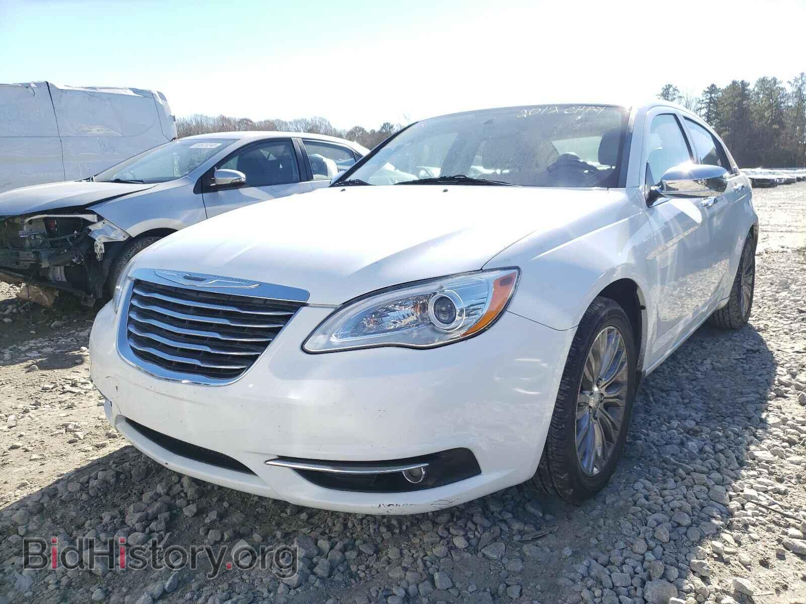 2012 CHRYSLER 200 - VIN: 1C3CCBCBXCN303392 - Фото 2