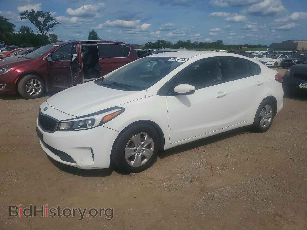 2017 KIA FORTE - VIN: 3KPFK4A73HE093509 - Фото 2