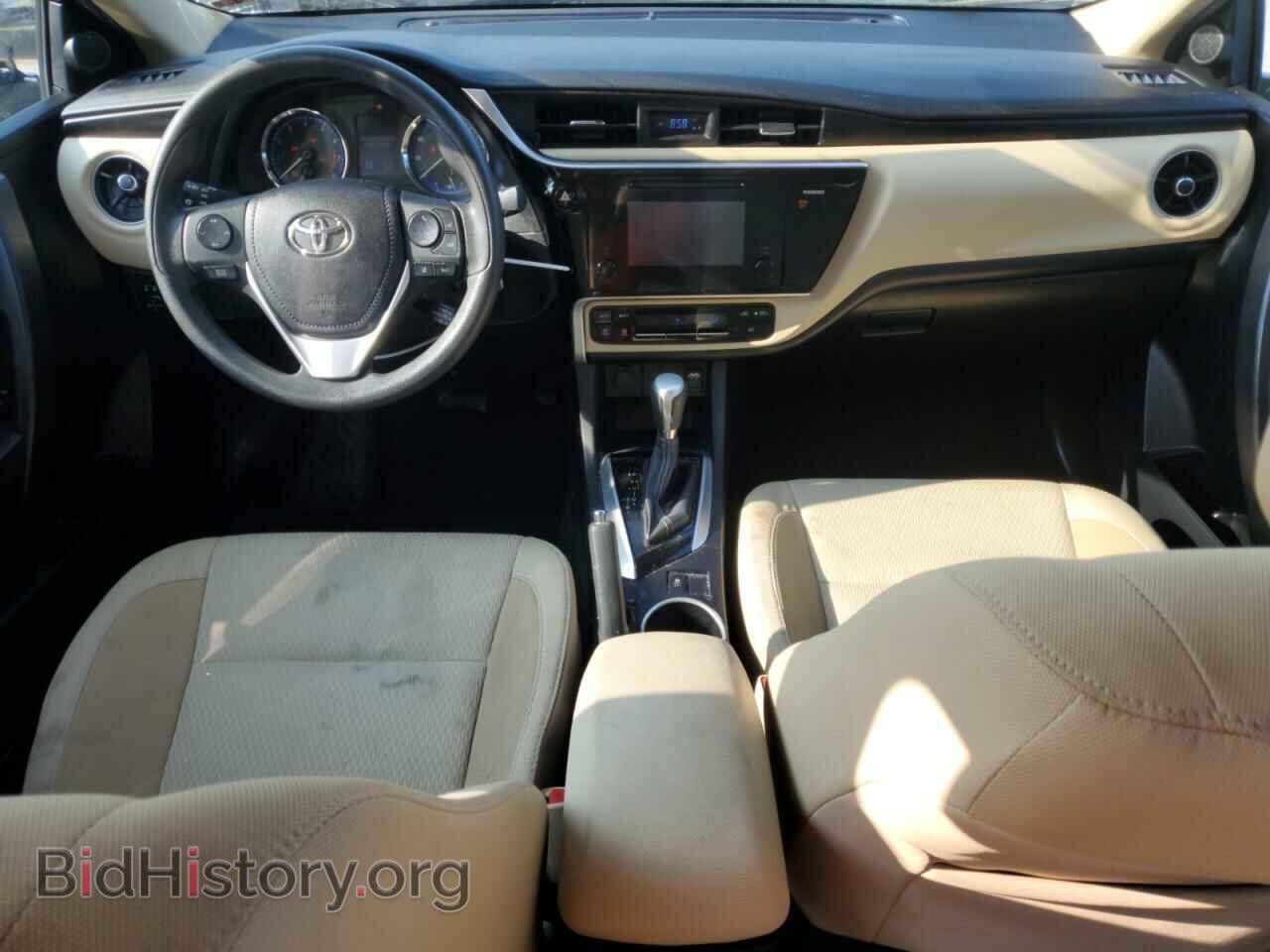 2017 TOYOTA COROLLA - VIN: 2T1BURHEXHC828317 - Фото 8
