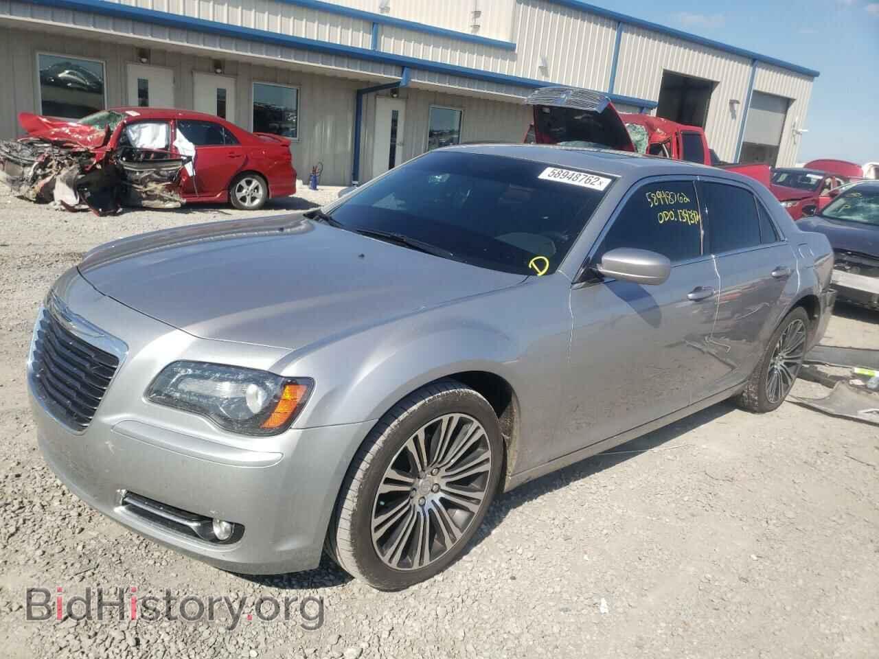 2013 CHRYSLER 300 - VIN: 2C3CCABG6DH599075 - Фото 2