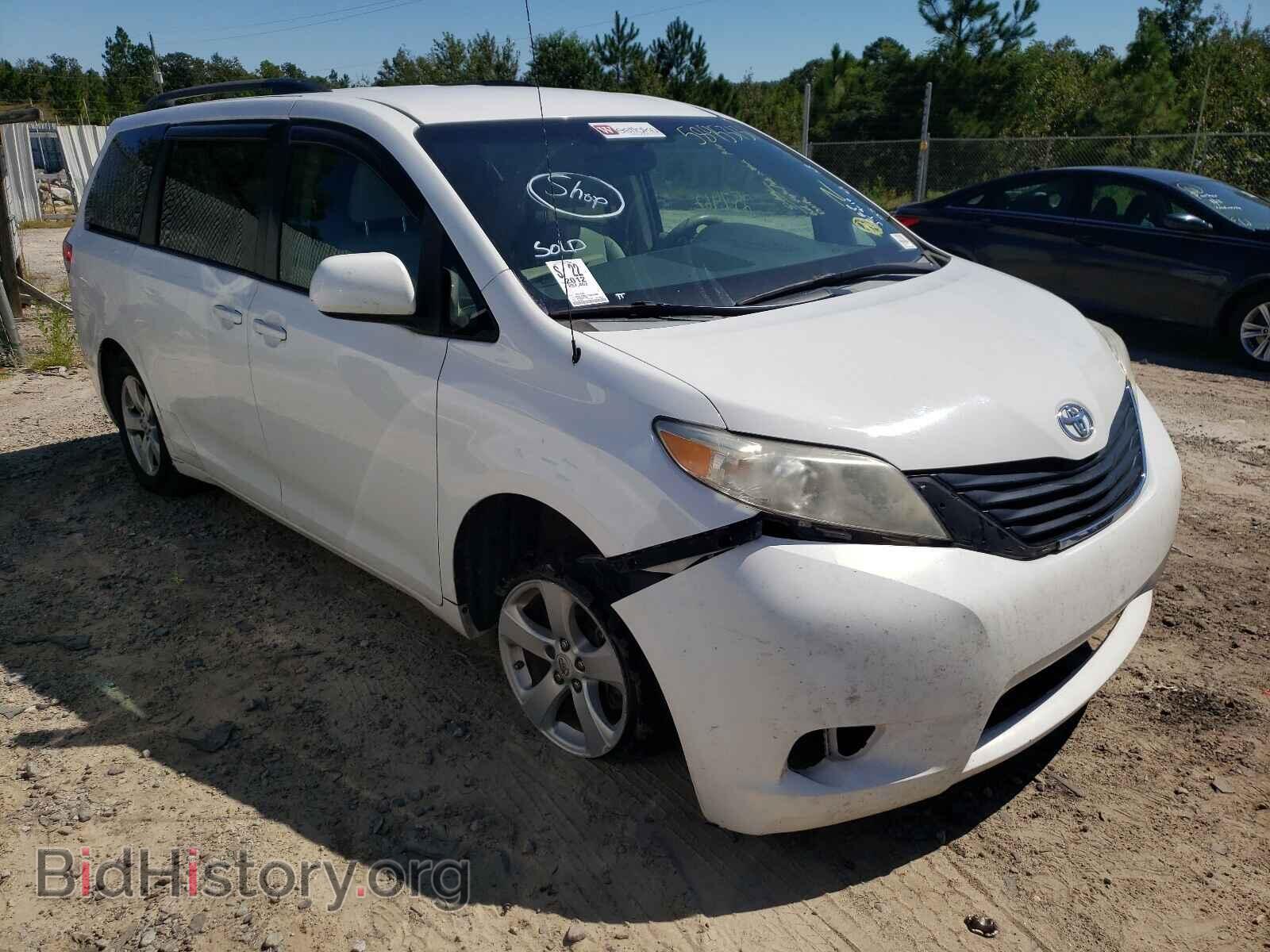 Photo 5TDKA3DC2CS010879 - TOYOTA SIENNA 2012