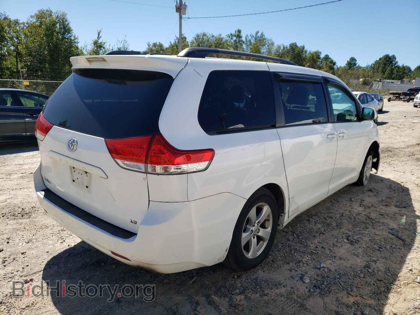 2012 TOYOTA SIENNA - VIN: 5TDKA3DC2CS010879 - Фото 4