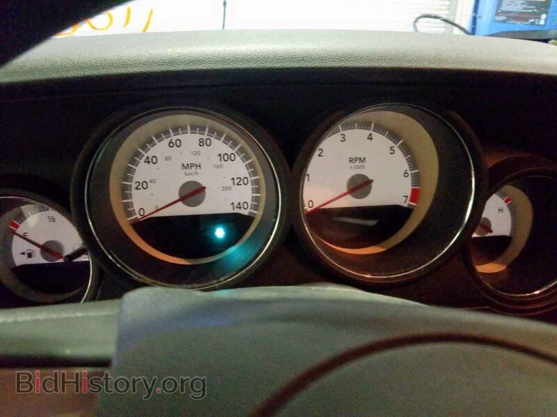 2010 Dodge CHALLENGER (VIN 2B3CJ4DV2AH110036) — photo 8 of 10