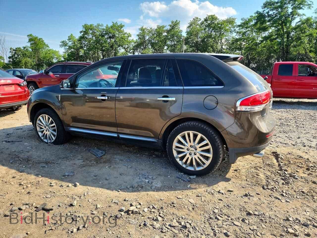 2011 LINCOLN MKX - VIN: 2LMDJ8JK7BBJ05570 - Photo 2