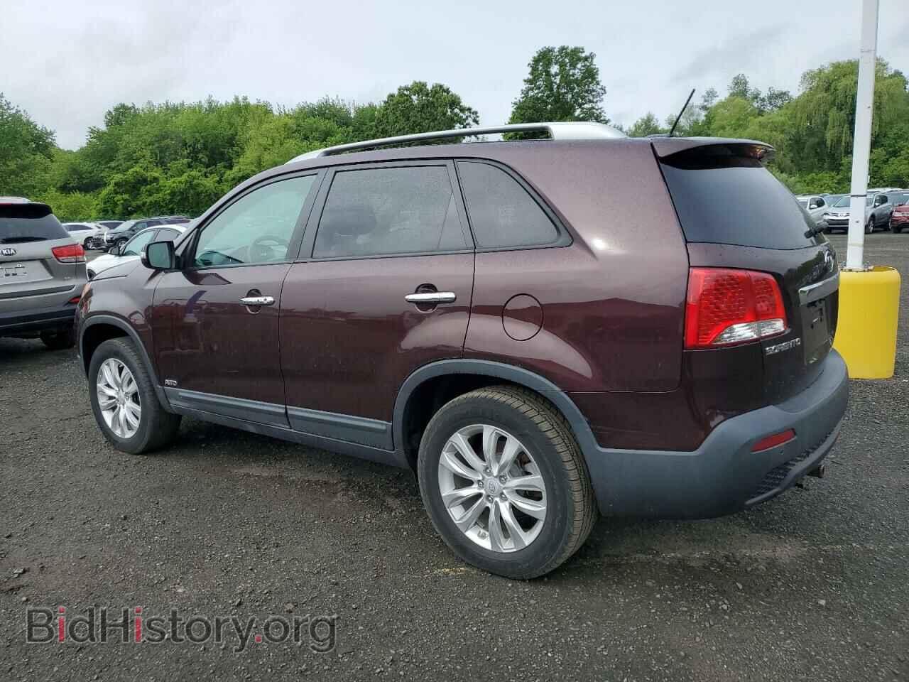 2011 KIA SORENTO - VIN: 5XYKUDA12BG063576 - Фото 2