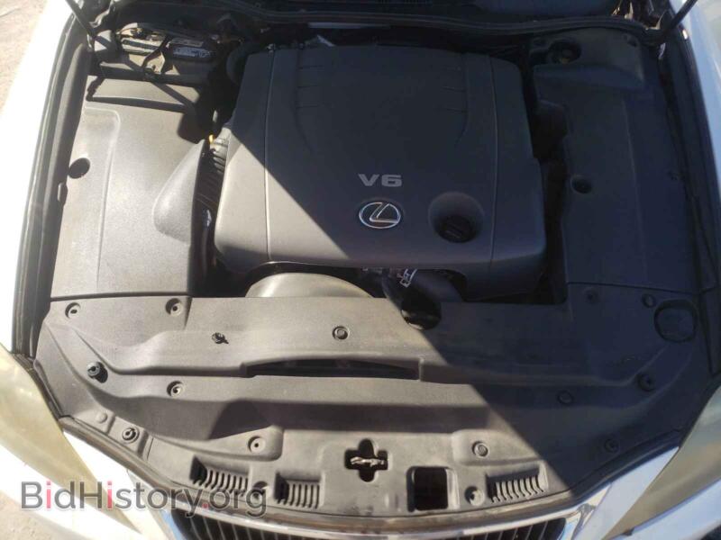 2011 Lexus IS (VIN JTHBF5C24B5140185) — photo 7 of 10