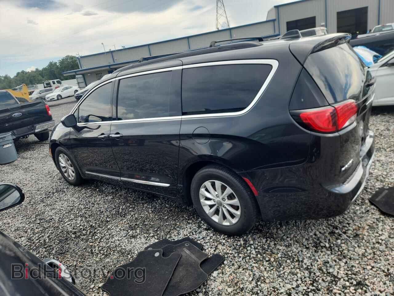 2017 CHRYSLER PACIFICA - VIN: 2C4RC1BG7HR503735 - Photo 2