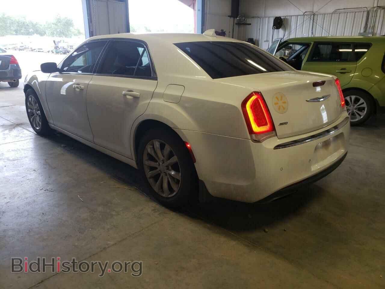 2017 CHRYSLER 300 - VIN: 2C3CCARG8HH648630 - Фото 3