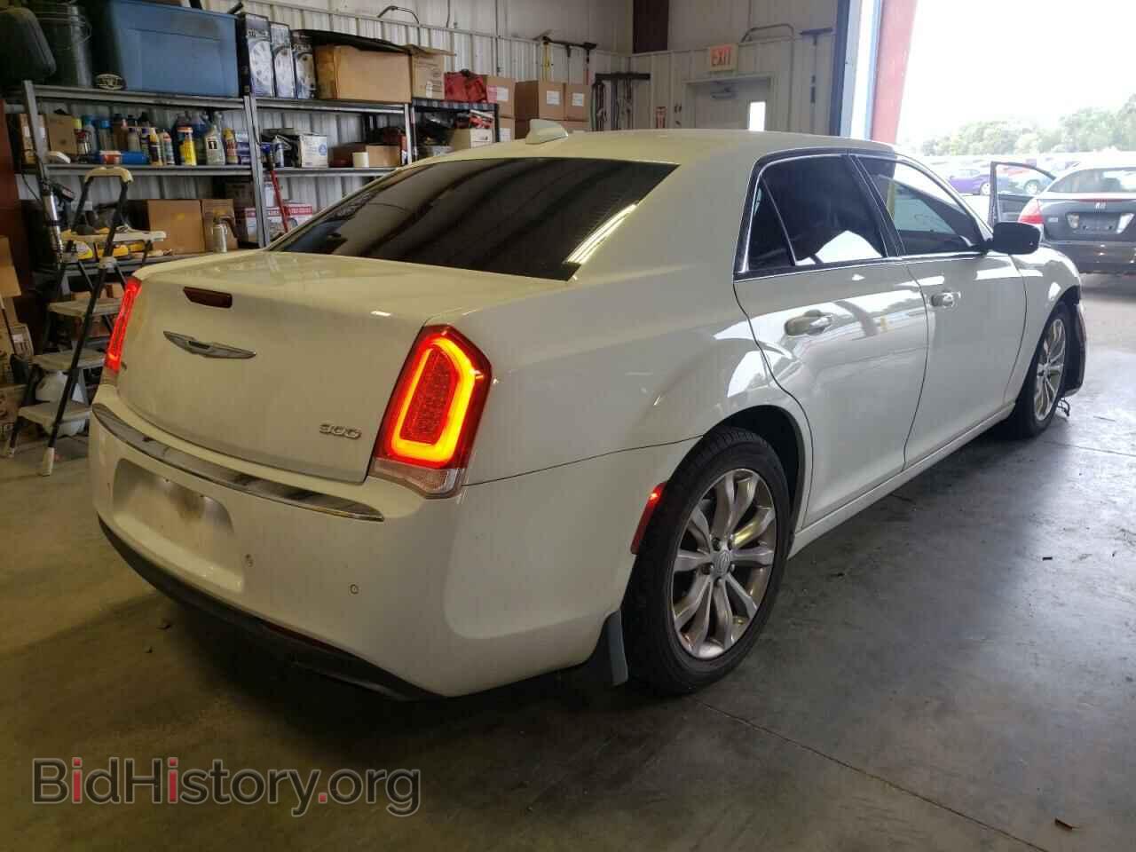 2017 CHRYSLER 300 - VIN: 2C3CCARG8HH648630 - Фото 4