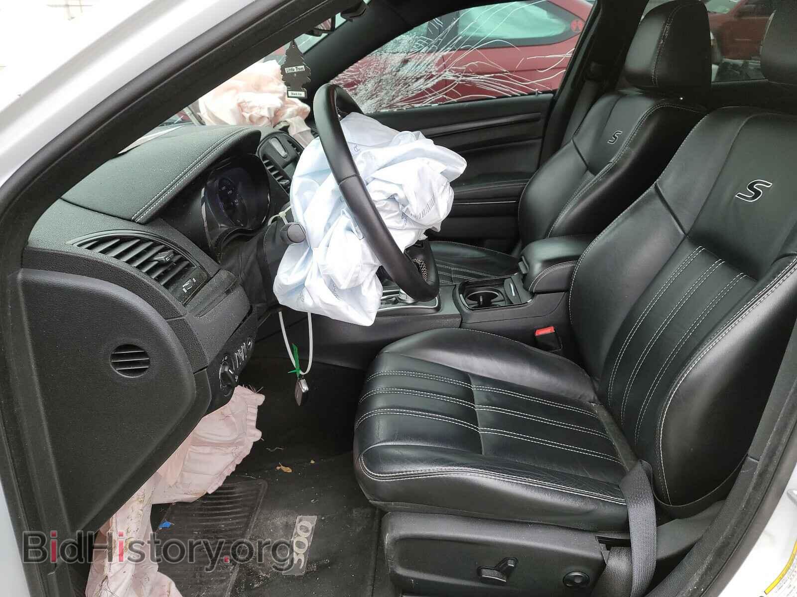 2016 CHRYSLER 300 - VIN: 2C3CCABG2GH298517 - Фото 5
