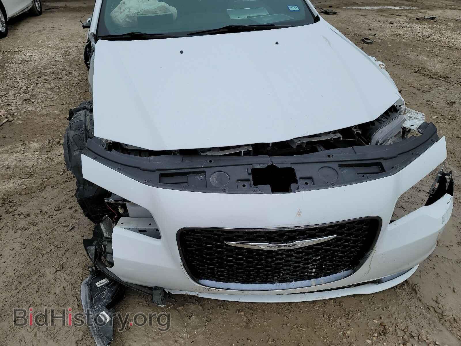 2016 CHRYSLER 300 - VIN: 2C3CCABG2GH298517 - Фото 9