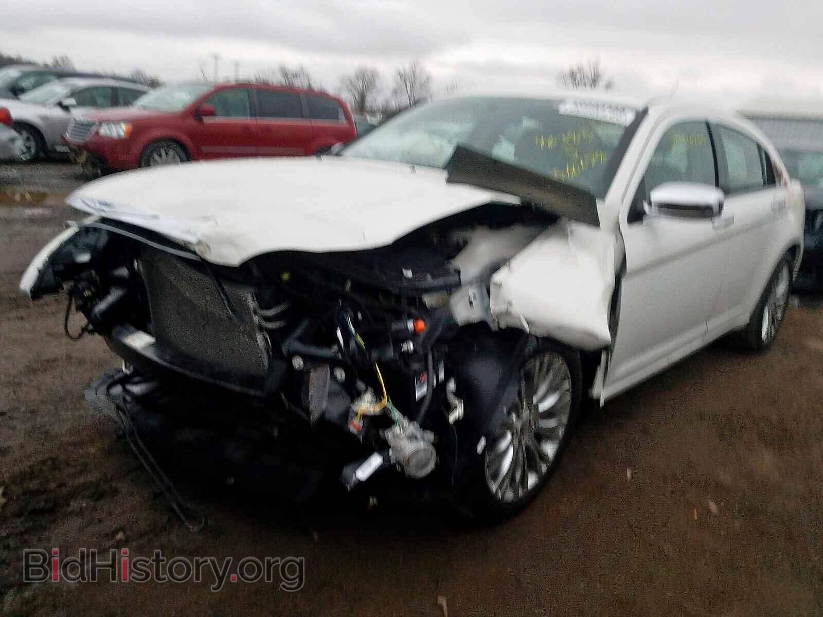 2011 CHRYSLER 200 - VIN: 1C3BC2FB4BN500628 - Photo 2