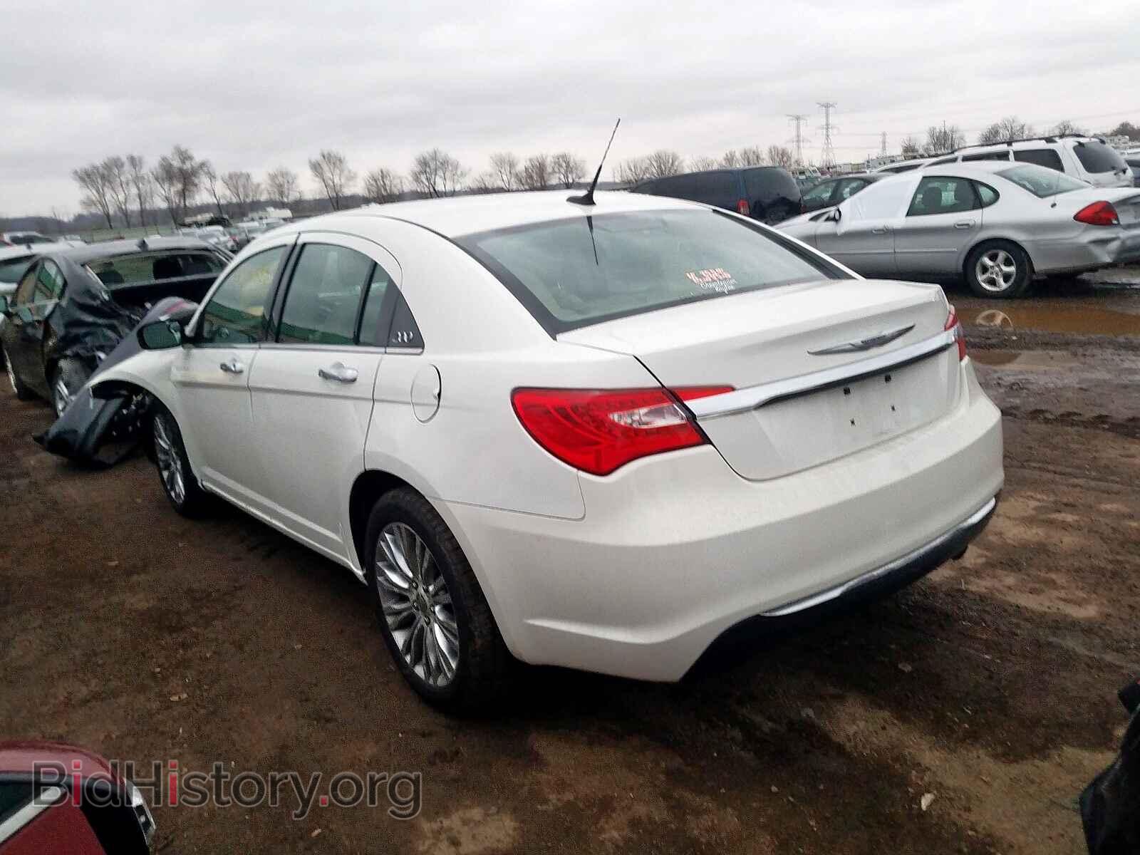 2011 CHRYSLER 200 - VIN: 1C3BC2FB4BN500628 - Photo 3
