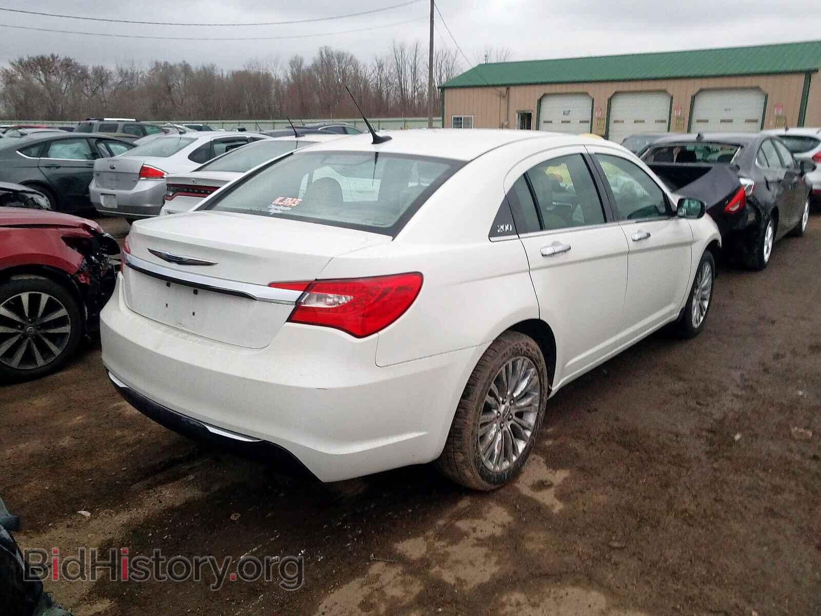 2011 CHRYSLER 200 - VIN: 1C3BC2FB4BN500628 - Photo 4