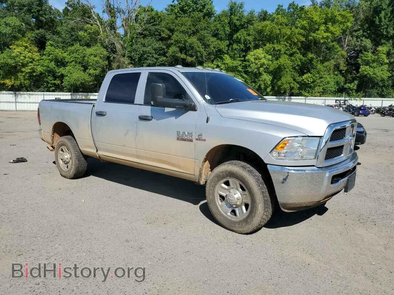 2018 RAM All Models - VIN: 3C6UR5CL1JG396812 - Photo 4
