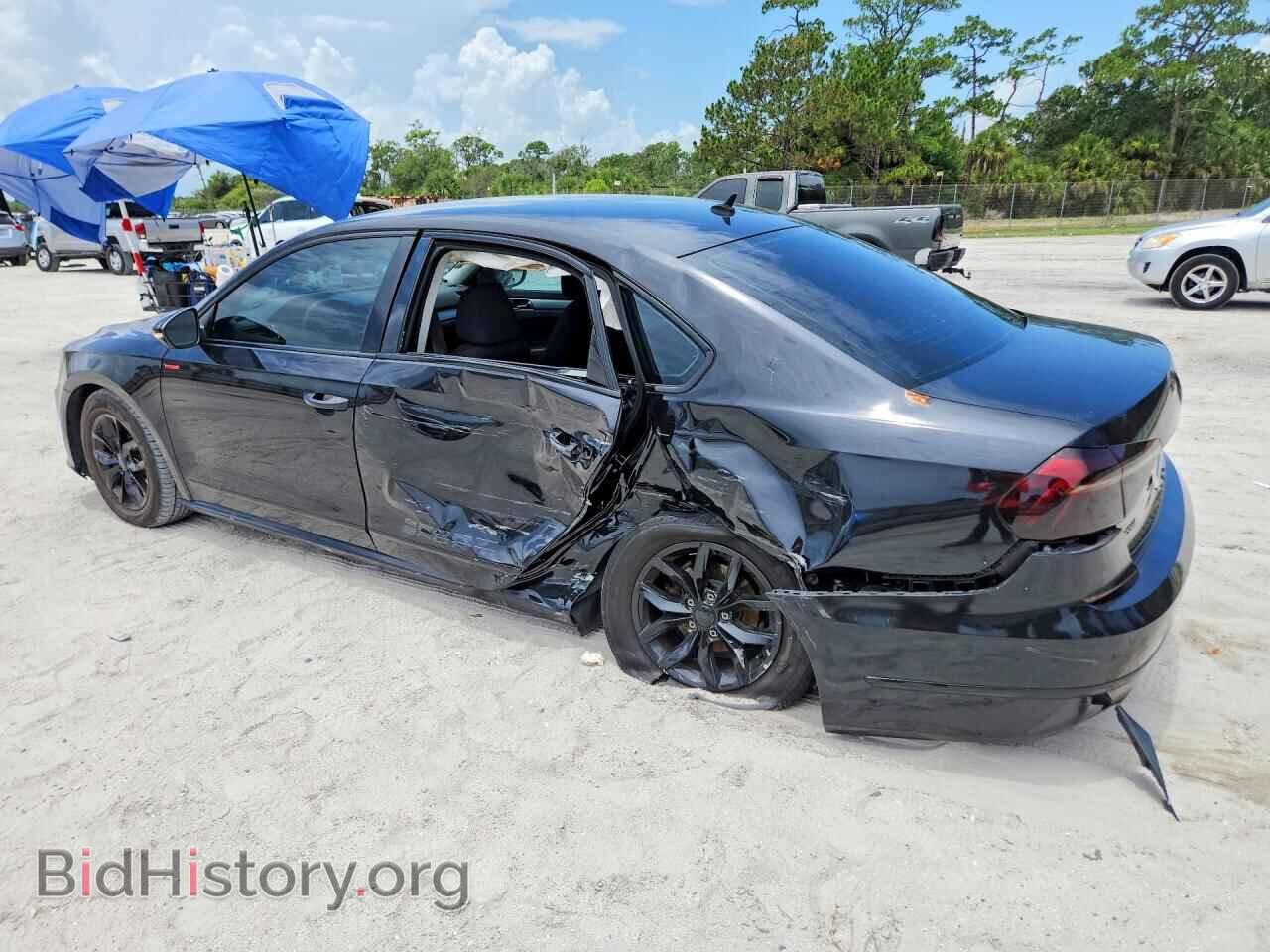 2017 VOLKSWAGEN PASSAT - VIN: 1VWAT7A3XHC013326 - Фото 2