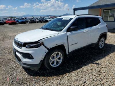 2024 Jeep COMPASS Latitude, белый — VIN 3C4NJDBN8RT124357, Copart