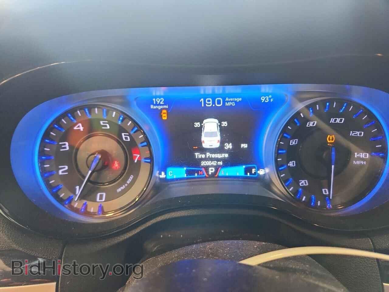 2019 CHRYSLER 300 - VIN: 2C3CCAGG2KH631509 - Photo 9
