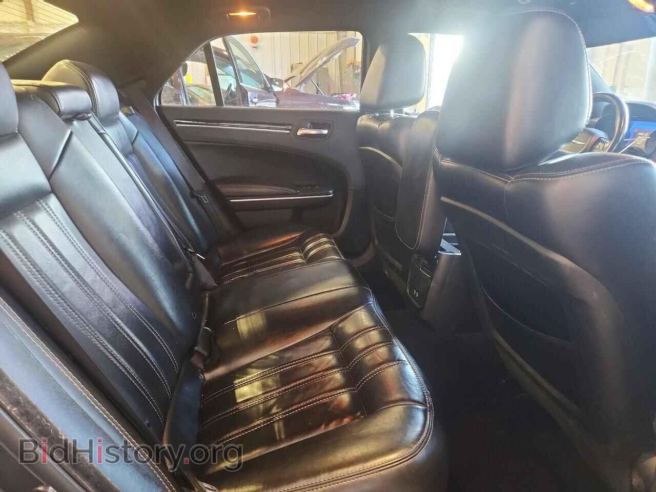 2019 CHRYSLER 300 - VIN: 2C3CCAGG2KH631509 - Photo 10